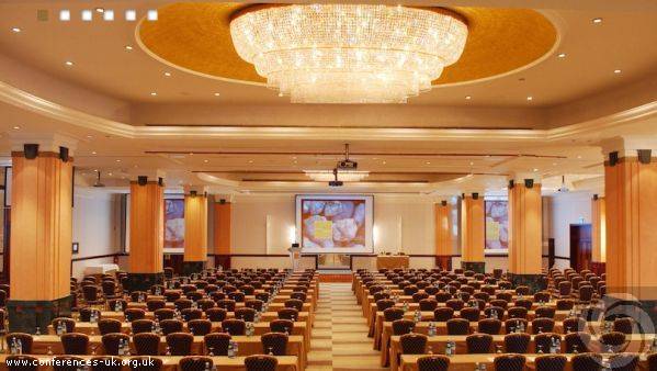 crowne_plaza_brussels_city_centre_le_palace