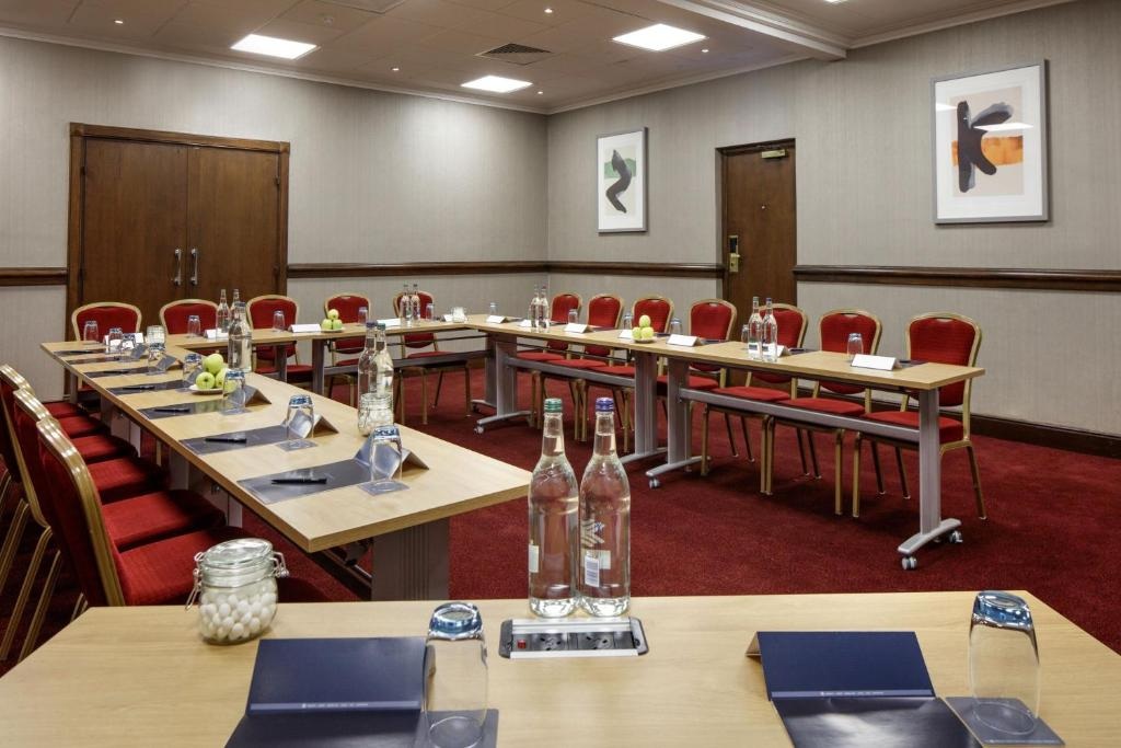 delta_hotels_by_marriott_warwick