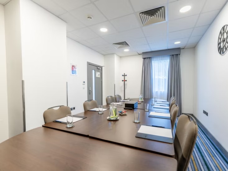 holiday_inn_express_aberdeen_airport