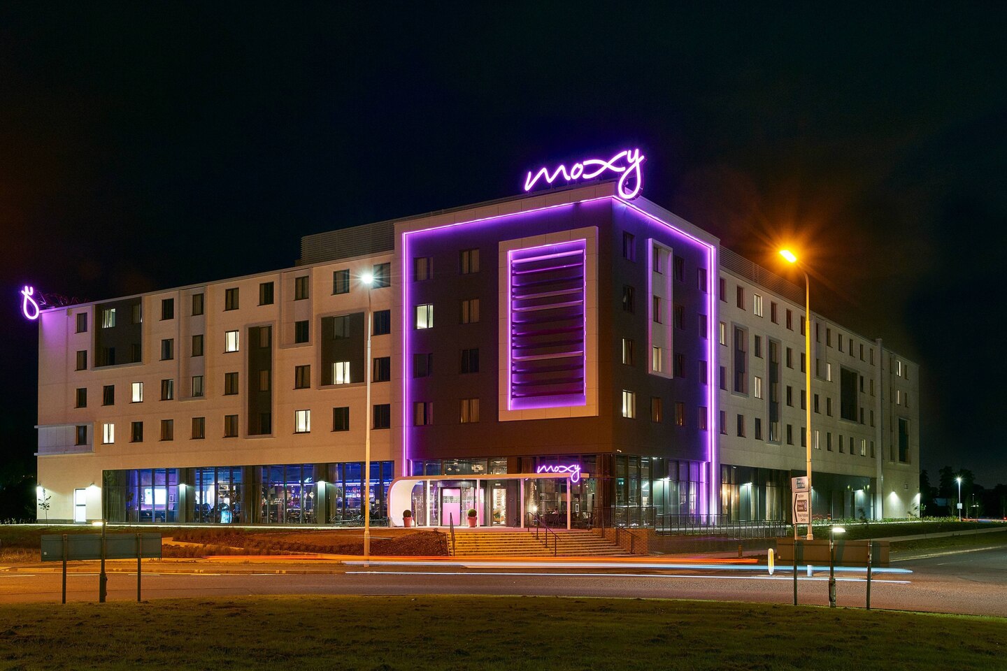 moxy_edinburgh_airport
