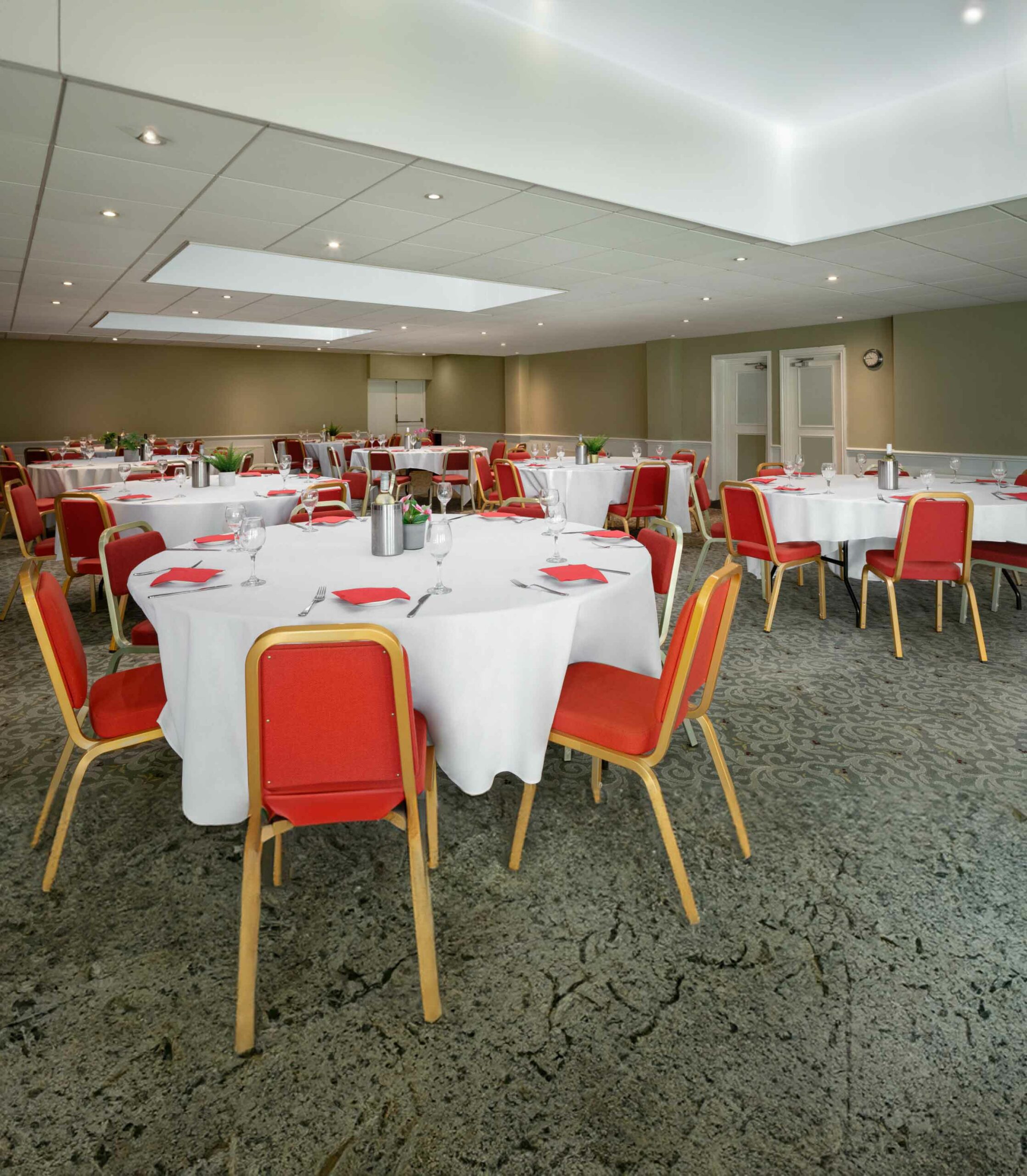 ramada_by_wyndham_cheltenham